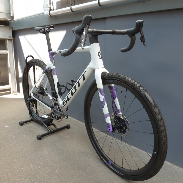 Scott Addict Gravel RC - Cycling Lampaert